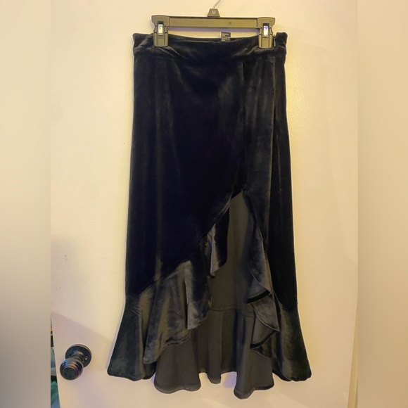 Forever 21 Dresses & Skirts - Black Velvet Skirt w/ Side Slit